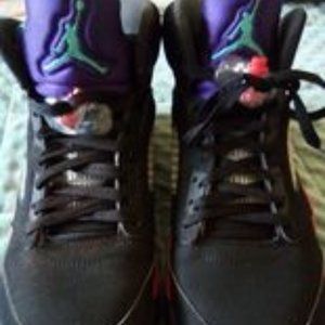 jordan 5 retro top 3 blk n fire red n metallic grape